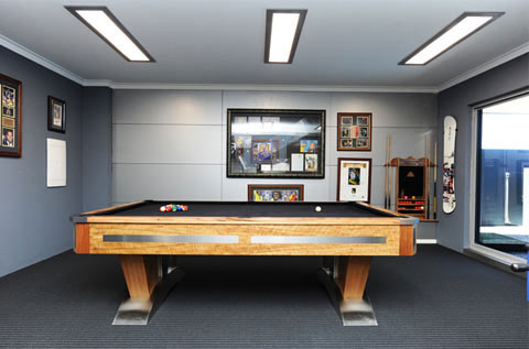 Pool table